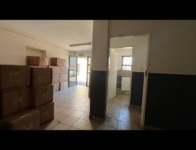 486M² WAREHOUSE TO LET IN SPARTAN